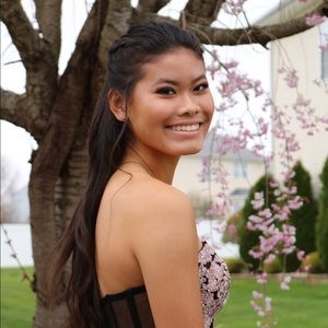 Meet your Posher, Caitlin